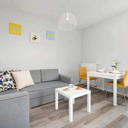 아파트 Cozy Koscielna 17 In With Balcony 포즈난
